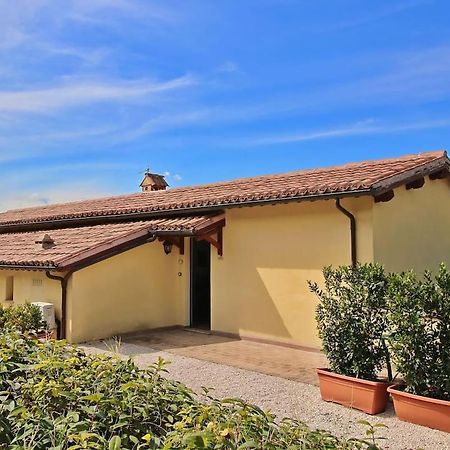 Agriturismo Fiordaliso Trevi Bagian luar foto