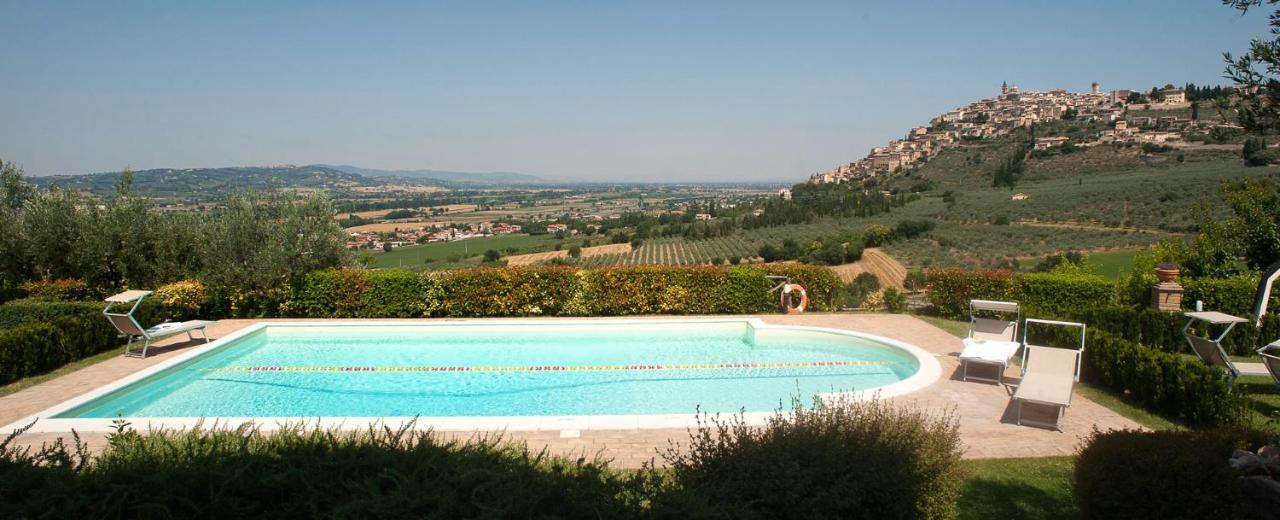 Agriturismo Fiordaliso Trevi Bagian luar foto