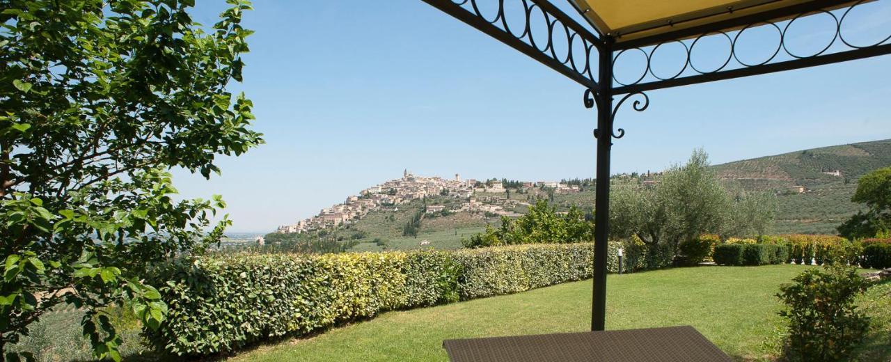 Agriturismo Fiordaliso Trevi Bagian luar foto