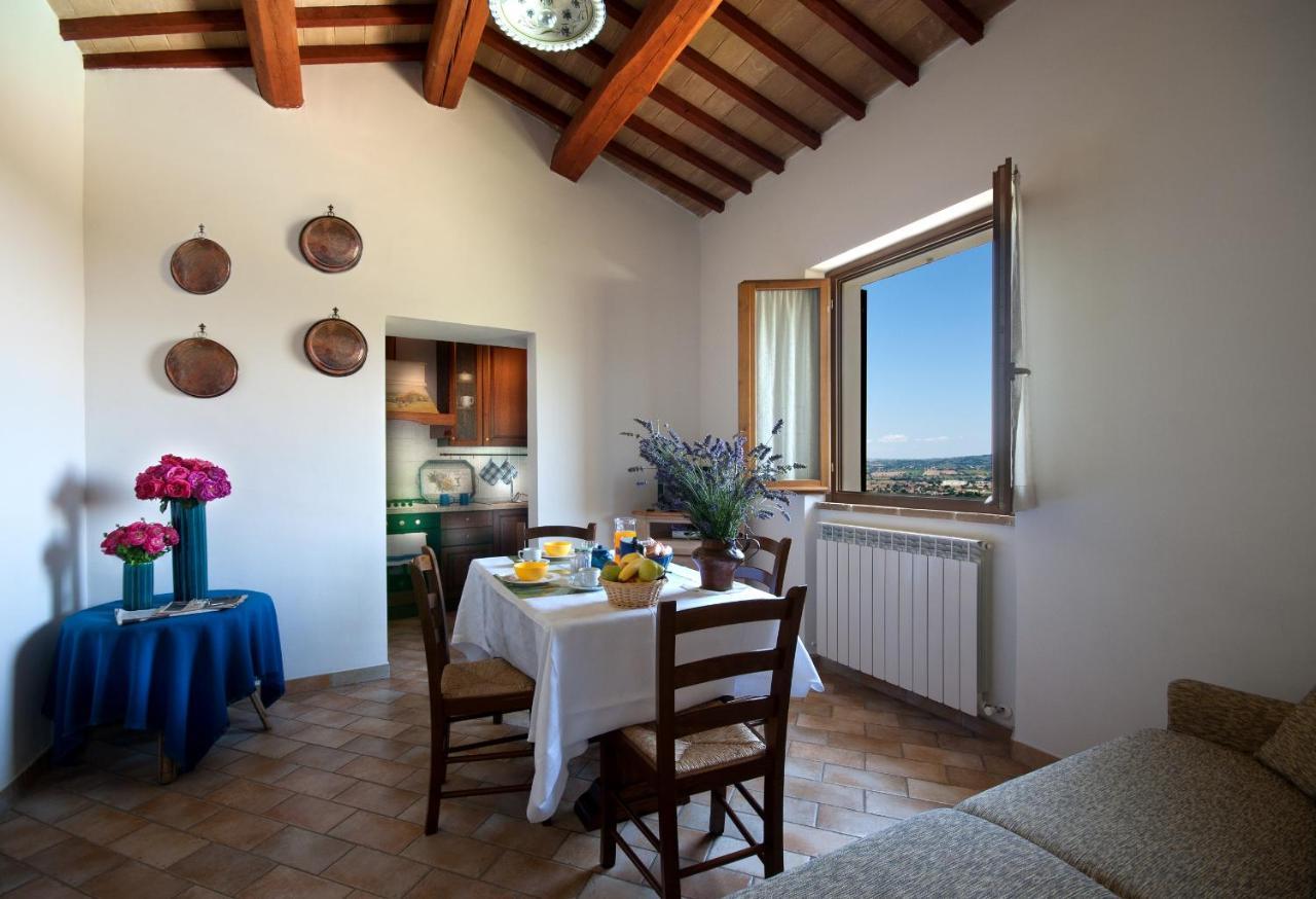Agriturismo Fiordaliso Trevi Bagian luar foto