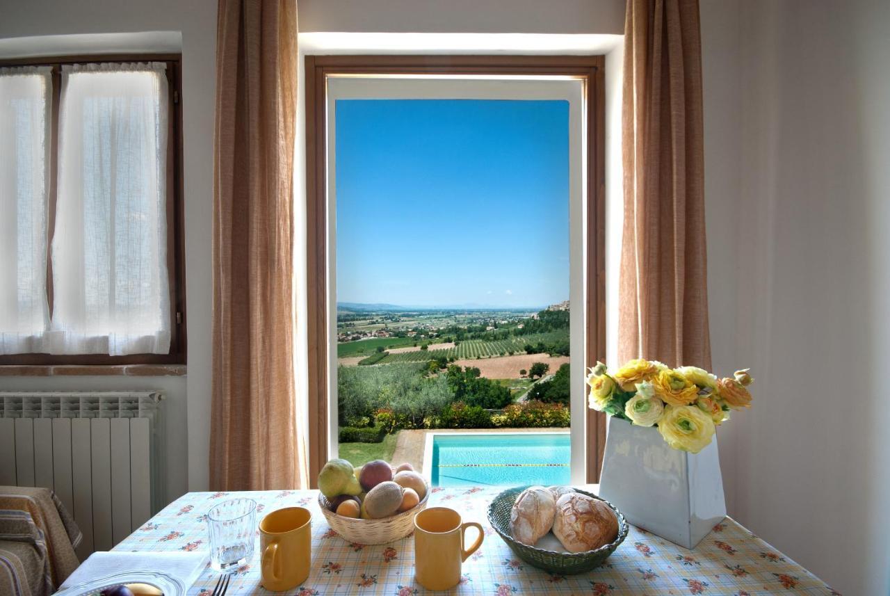 Agriturismo Fiordaliso Trevi Bagian luar foto