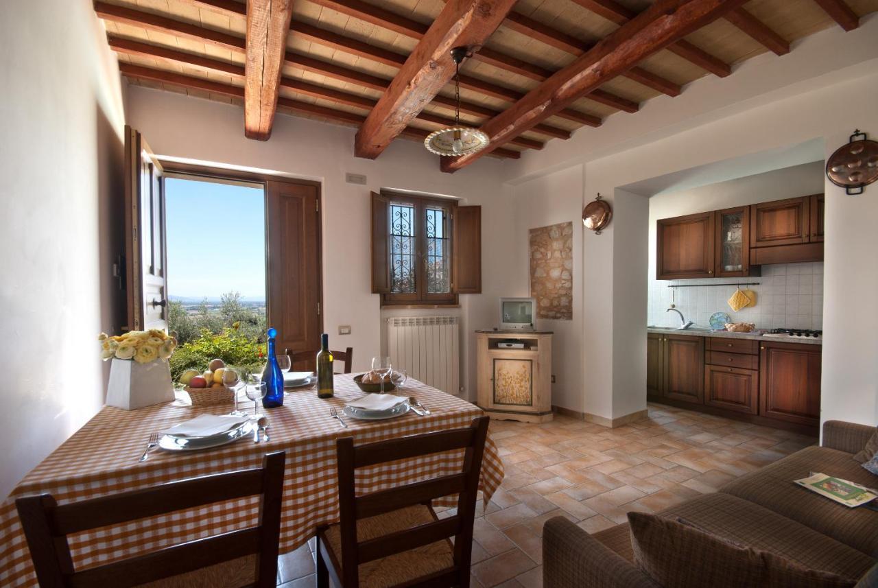 Agriturismo Fiordaliso Trevi Bagian luar foto
